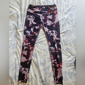 Lucy yoga pants size Medium